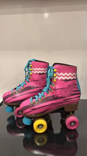 Patins criança 4 rodas ? - Soy Luna  Númeração:36 