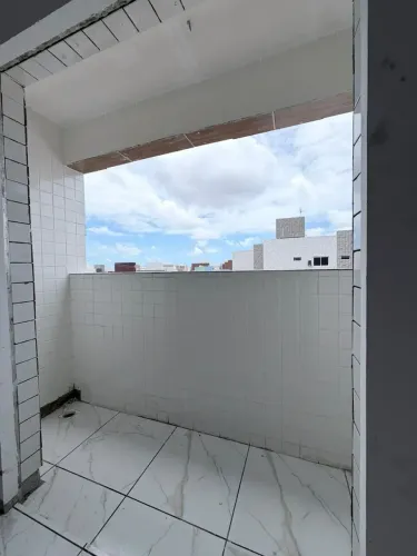 Excelentes apartamentos na principal do novo Geisel .
