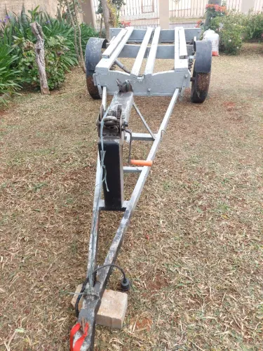 Vendo Carretinha Documentada + Bote + Motor 