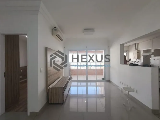 Apartamento com varanda e lazer a 500m da praia na região do Boqueirão na Enseada, Guarujá