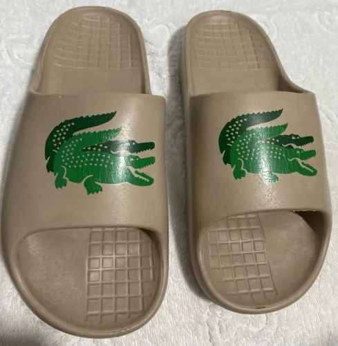 Chinelo slide Lacoste