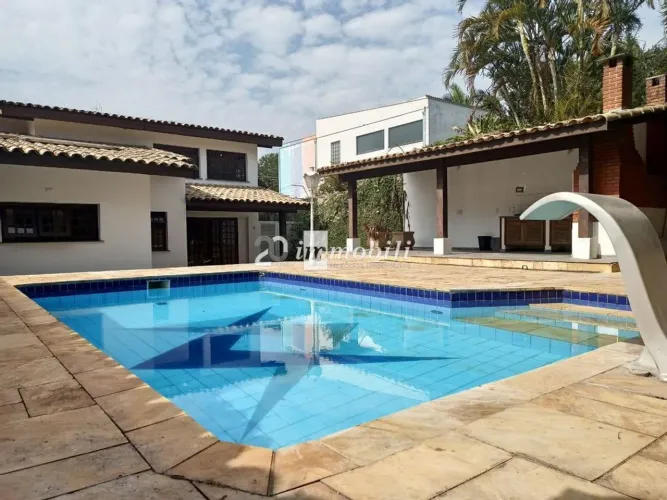 Casa à venda e para alugar em Cotia, Granja Viana, com 3 suítes, com 480 m²