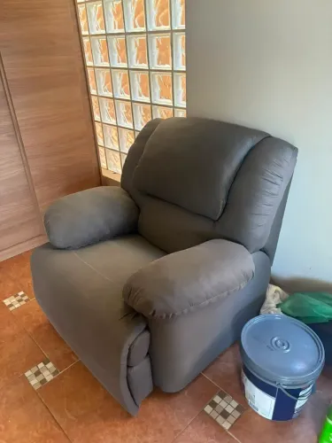 Vendo poltrona usada, em ótimo estado!!