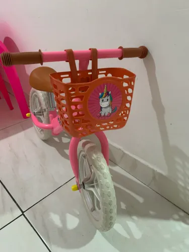 Bicicleta de equilíbrio infantil