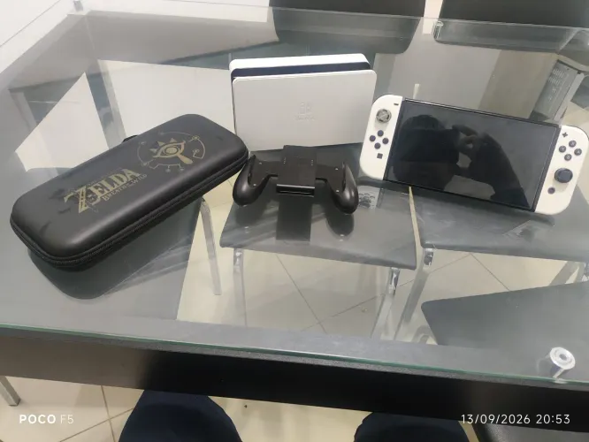 Nintendo Switch OLED + MicroSD 128GB + Acessórios