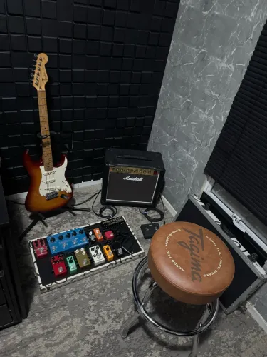 Amplificador valvulado Marshall DSL 5 CR ( em estado de novo )