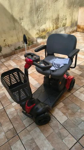 Cadeira de rodas motorizada