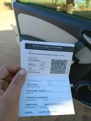 Fiat Grand Siena Essence Dual. 1.6 Flex 16V 2016