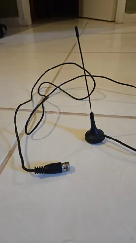 Antena Digital Amplificada Interna e Externa 1,5 Metros Base Imã Prova d'água 4DBI HDTV/UH