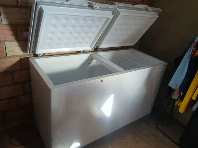 Vendo frizer esta novo 6 meses de uso esta tudo bom