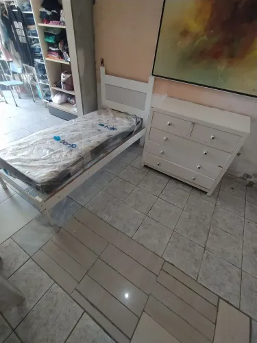 Cama e Cômoda