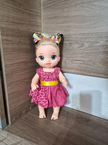 Boneca Baby Alive - Fraldinha mágica - fala e acende luz