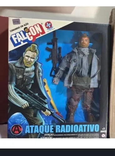 Boneco Falcon Radioativo