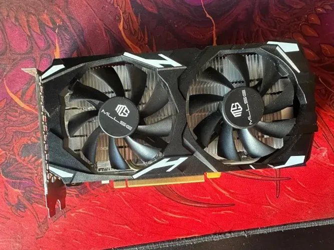 Placa de video MILLSE AMD RX 580 8GB 2048SP GDDR5 256Bit PCI-E 3.0 Defeituosa.