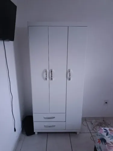 Guarda roupa 3 portas e 2 gavetas 