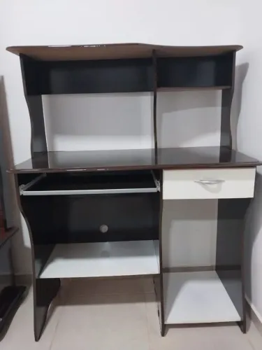 Vendo estante em excelente estado pegar no localde novo tel *