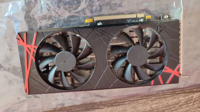 Placa vídeo rx580 8gb defeito