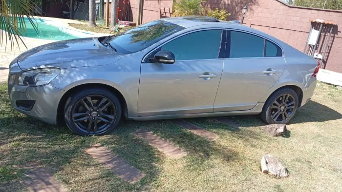 Volvo S60 T-5 2.0 240cv 4P 2012