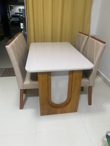 Mesa retangular de 4 cadeiras