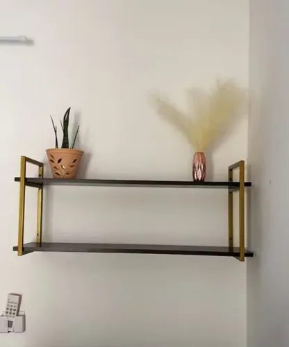 Prateleira em excelente estado