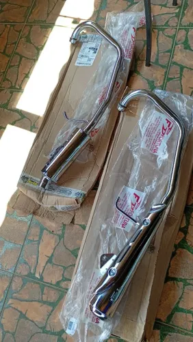 Vendo 2 escapamentos pouco usado estado de novo para moto Yamaha factor