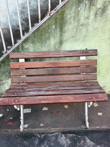 Banco de madeira de jardim/quintal