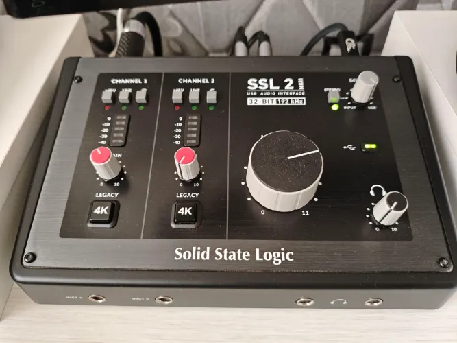 Interface de Áudio SSL 2 MKII Seminova