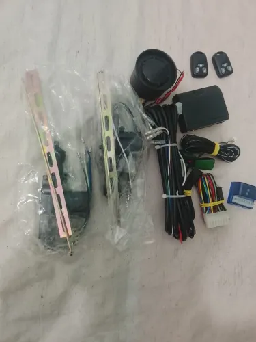Vendo kit trava e alarme completo nunca usado para qualquer tipo de carro 2 portas 