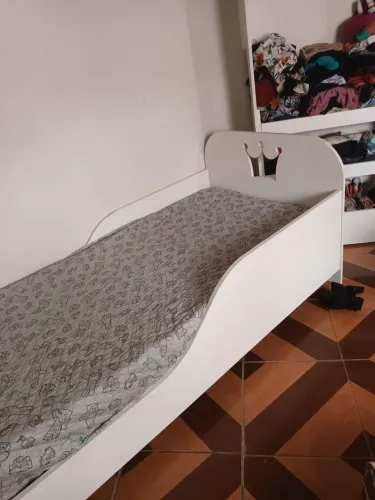 Vende-se cama infantil de solteiro personalizada