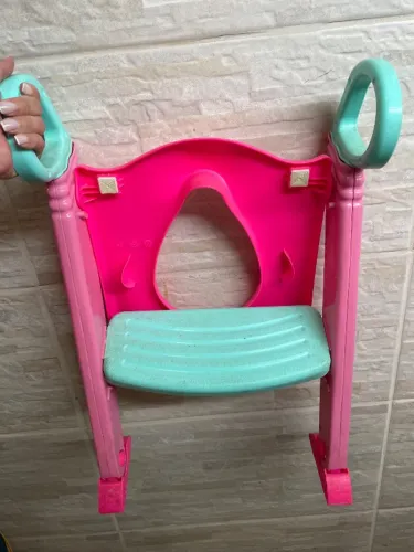 Assento infantil para vaso sanitário com degrau