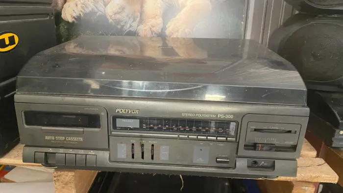 (Aceito ofertas) Toca-Discos Polyvox PS-300 Vintage - 3 em 1 (Rádio/LP/K7)