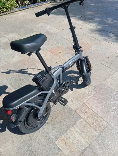 Bicicleta elétrica dobrável NUDA 400W.
