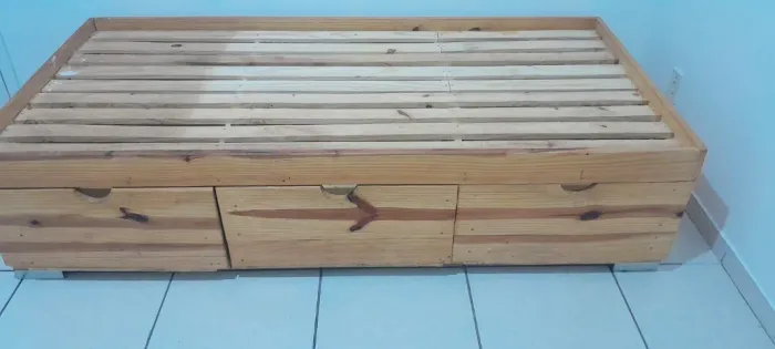 Cama de Solteiro 3 gavetas Pinos