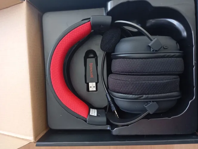 Headset gamer sem fio Reddragon Zeus pro