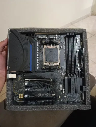 Placa Mãe ASROCK B650M PG RIPTID( seminova)