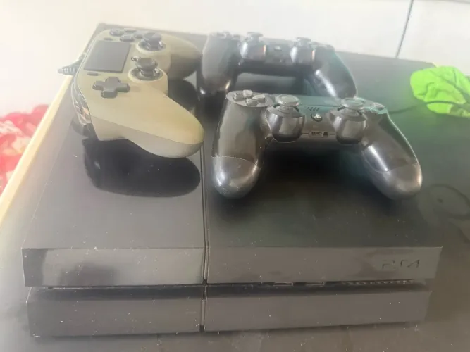 PlayStation 4 PS4 Fat 500GB + 3 Controles + Jogos - Aceito Trocas