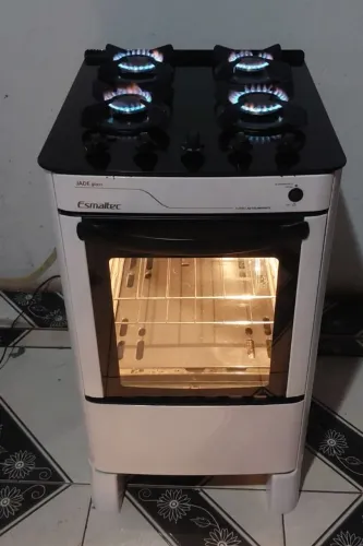 Ótimo fogão esmaltec 4 bocas 