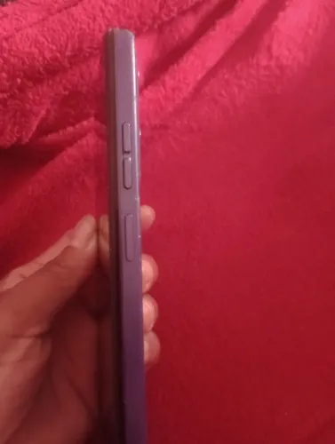 Estou vendo um celular moto e15 300 reais