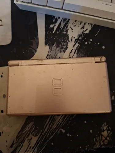 Nintendo DS Lite quebrado para conserto ou retirada d peças