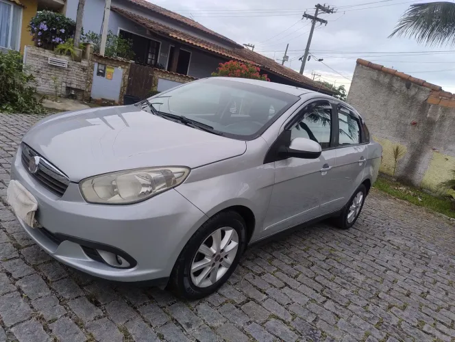 Fiat Grand Siena Attrac. 1.4 EVO F.flex 8V 2013