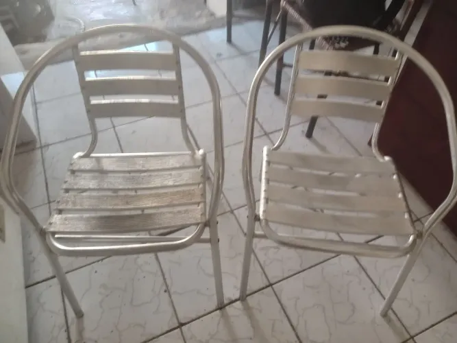 VENDO 2 CADEIRAS DE ALUMINIO