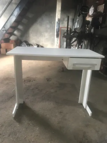 Mesa com gaveta MDF