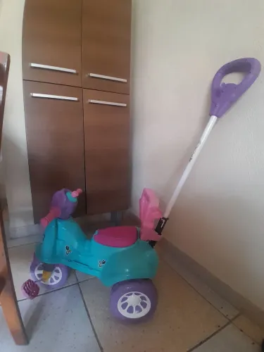 Motoca infantil menina