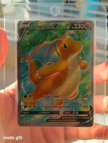Dragonite V, carta pokémon original.