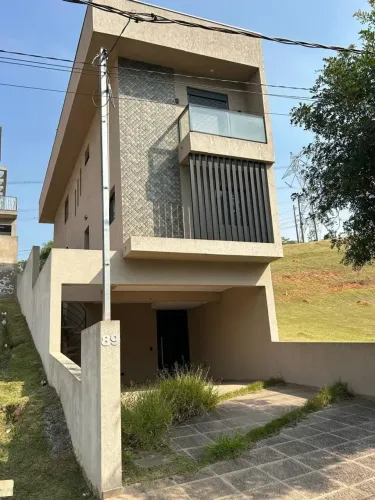Sobrado à venda no Condomínio Terra Nobre II Cotia/SP.