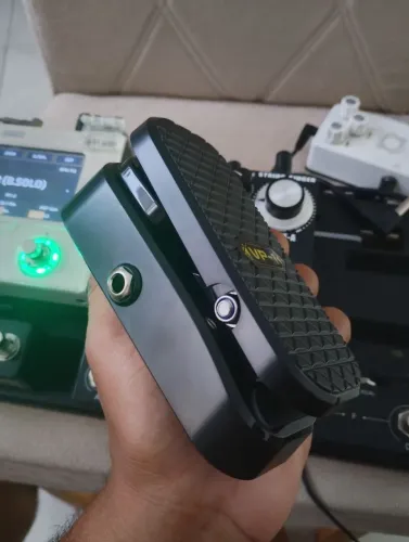 Pedal de volume e expressão