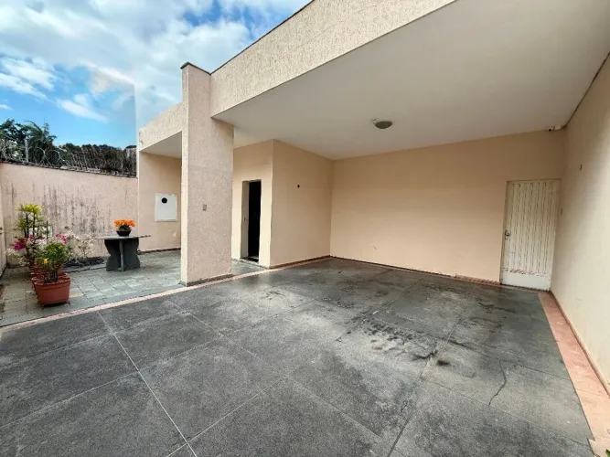 Casa com 3 dormitórios à venda, 260 m² por R$ 850.000,00 - Caiçaras - Belo Horizonte/MG