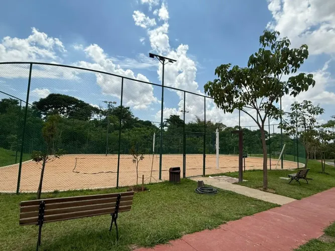 Lote à venda em condomínio fechado em Aparecida de Goiânia Goiás