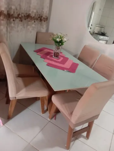 Mesa de vidro de seis cadeiras