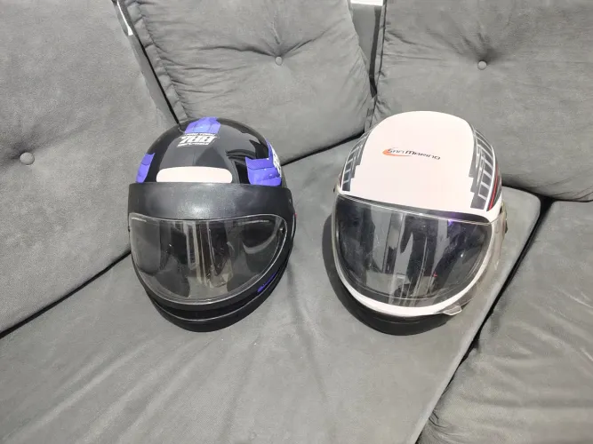 Vendo 2 capacete em perfeito estado.